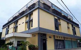 RedDoorz near Dermaga Pelabuhan Rakyat